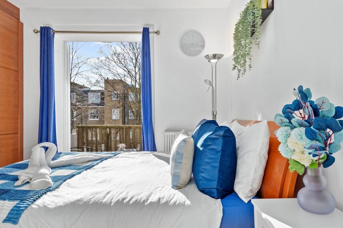 Balcony Blue Theme 1 Bedroom Central London Luxury Flat Near Hyde Park! Accommodates Up To 6! Double Sofa Bed And Next To Station! Exterior foto