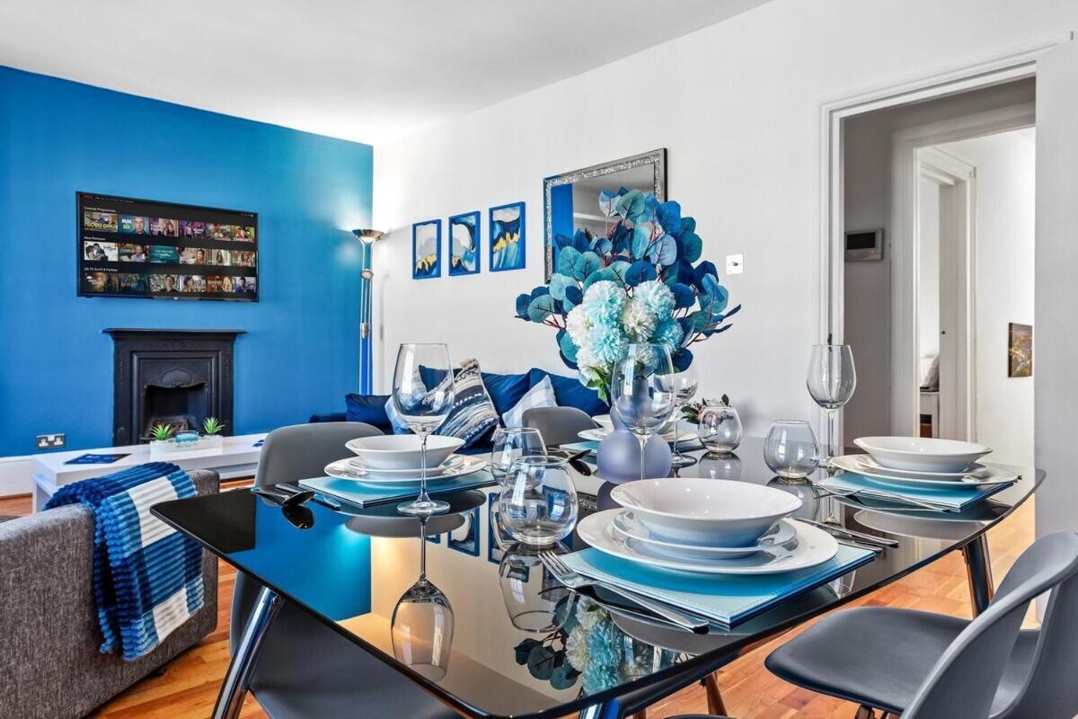 Balcony Blue Theme 1 Bedroom Central London Luxury Flat Near Hyde Park! Accommodates Up To 6! Double Sofa Bed And Next To Station! Exterior foto
